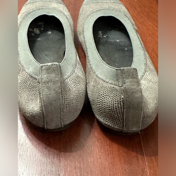 Stuart Weitzman Pebbled Grey Ballet Slip on Shoes - Picture 4 of 5